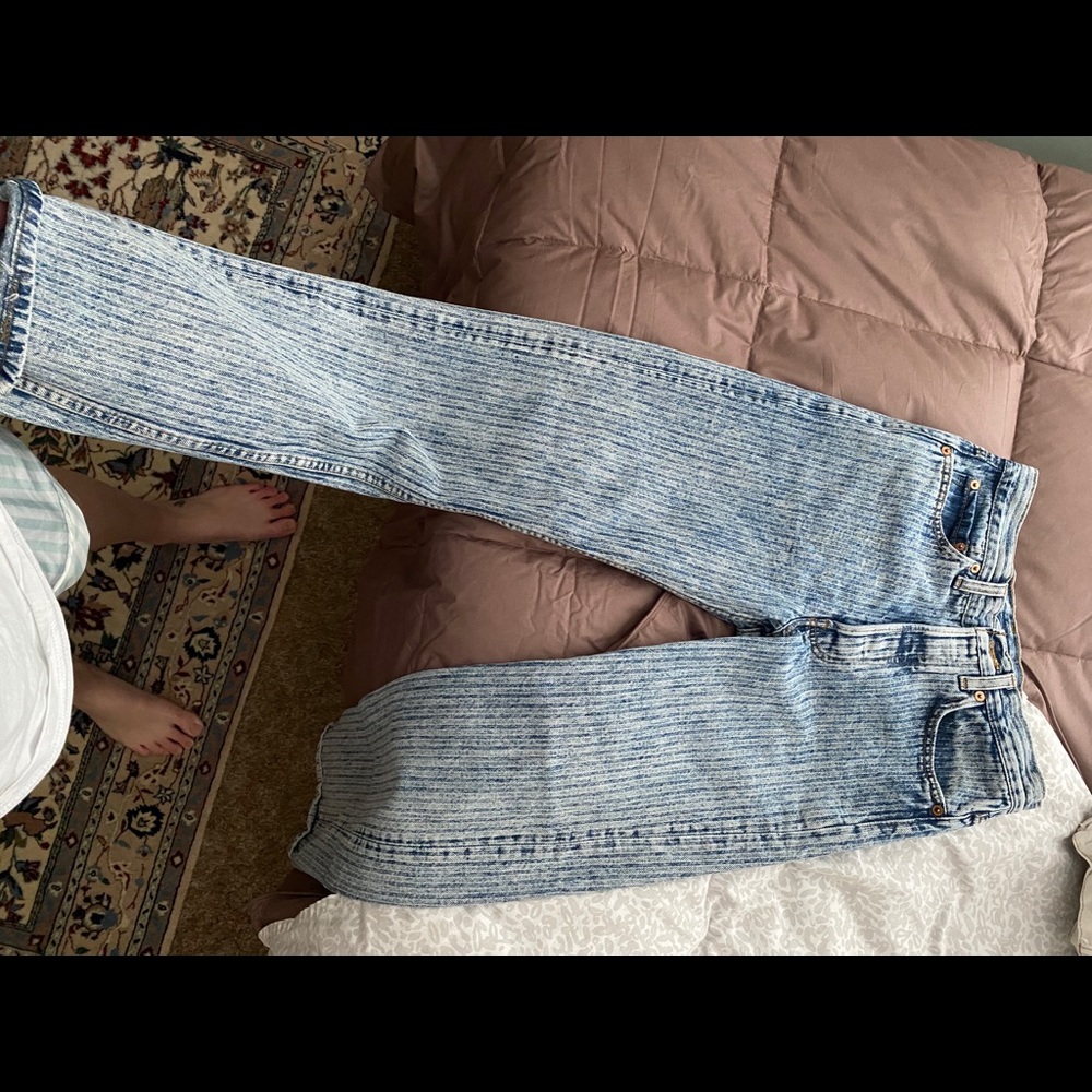 Vintage straight leg Levi’s with striping